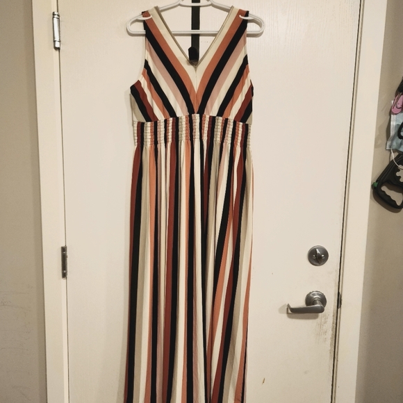 Suzy Shier Striped Maxi dress - Picture 1 of 1
